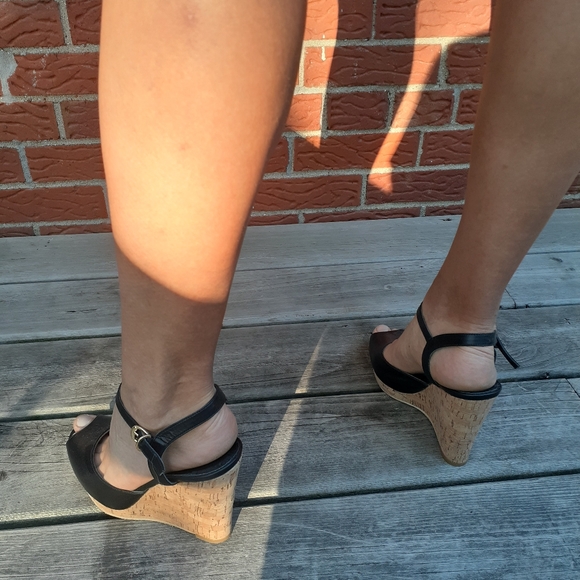 Black wedges size 9 US 40 EUR - Picture 5 of 8